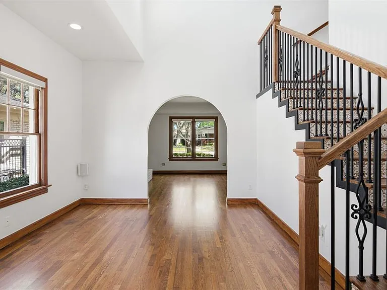 2516 Shirley Ave — Photo 12