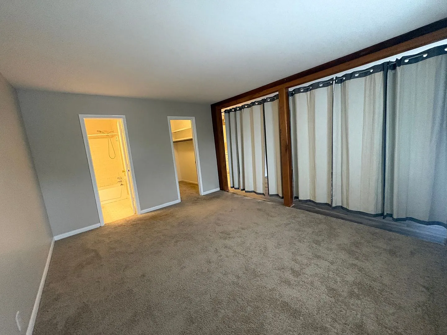 2134 FarFax Ave D3 — Photo 3
