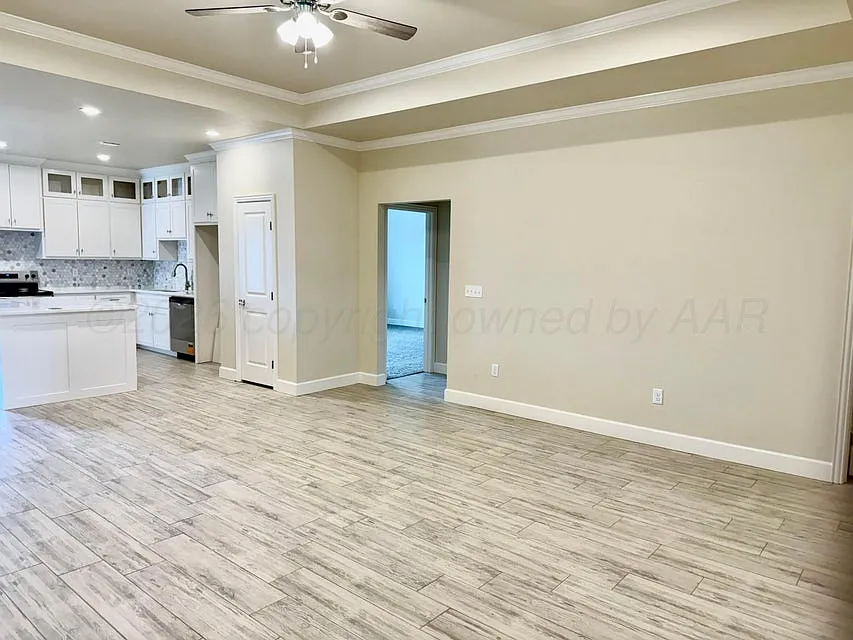 4 bed, 1830 sqft, $2,475 — Photo 4