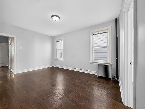 4th image of 86 W 45th St APT 1