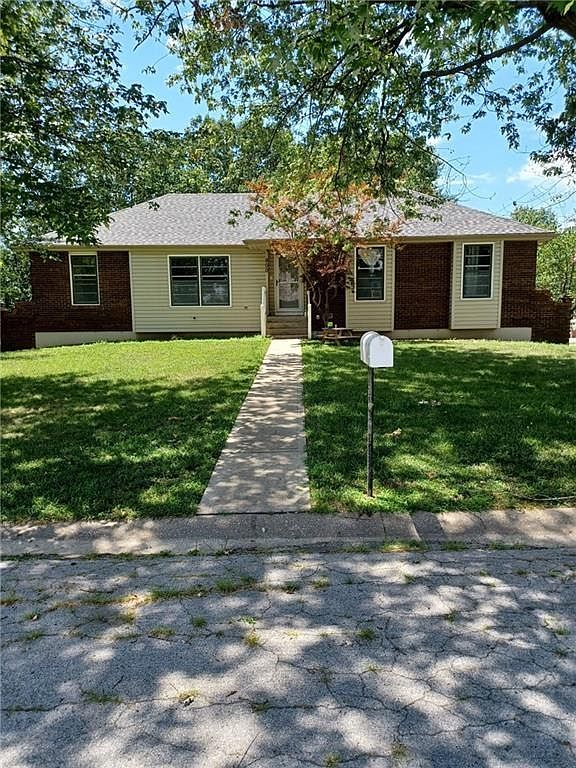 900 Hillcrest St, Butler, MO 64730 MLS 2455308 Zillow