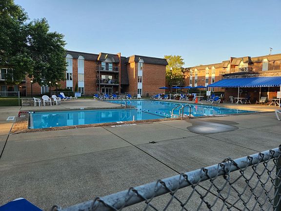 2nd image of 4248 Saratoga Ave APT K102