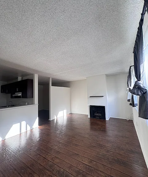 15511 Parthenia St #209 — Photo 3