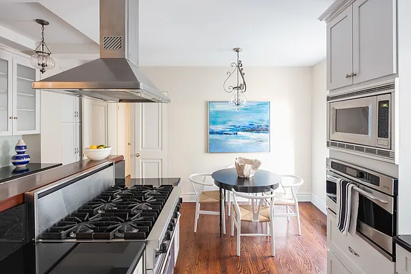 Sold by Stribling | media 5