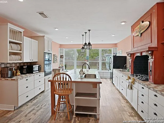 222 S 12th St — Photo 16