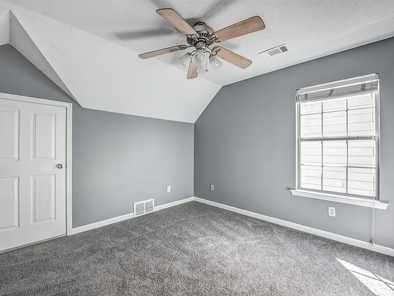 6851 Seaside Dr — Photo 8