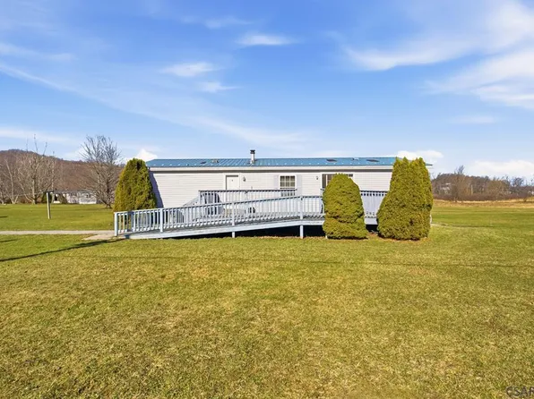 310 Bottom Ave, Meyersdale, PA 15552