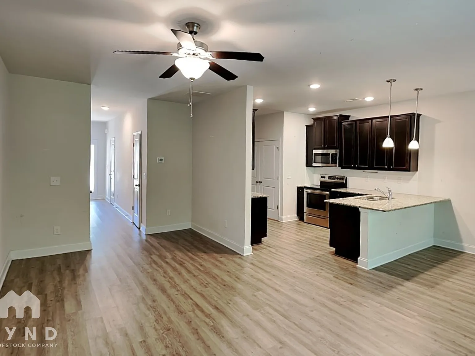 3 bed, 2.5 bath, 1572 sqft, $1,875 — Photo 3