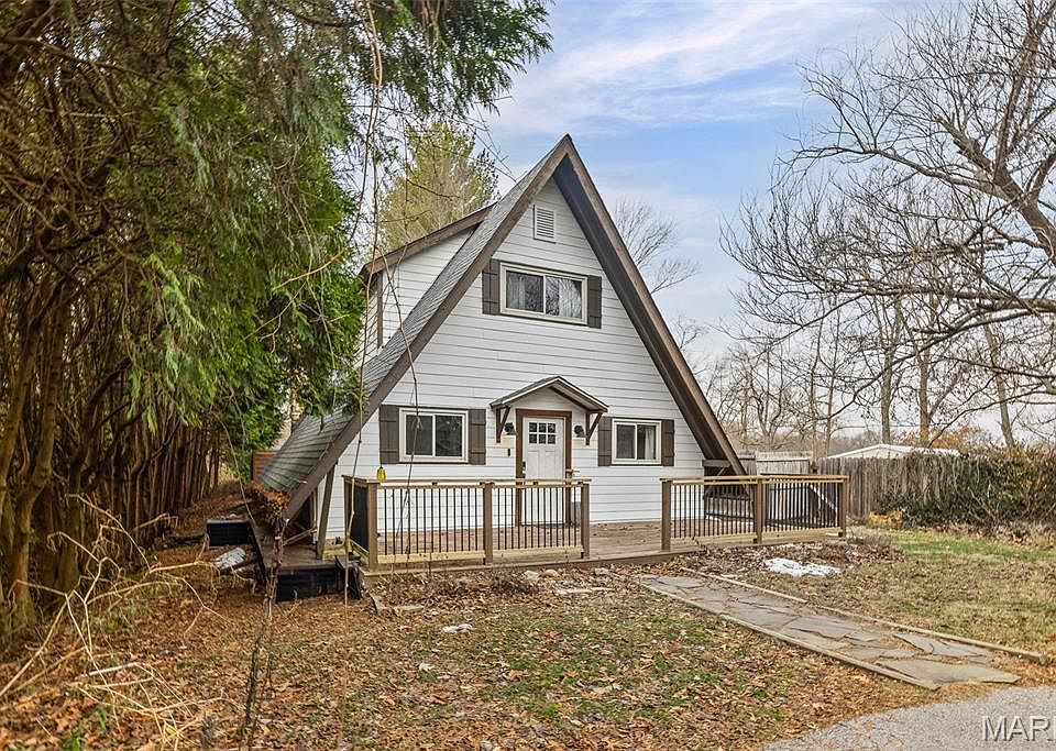 1st image of 741 E Lake Dr
