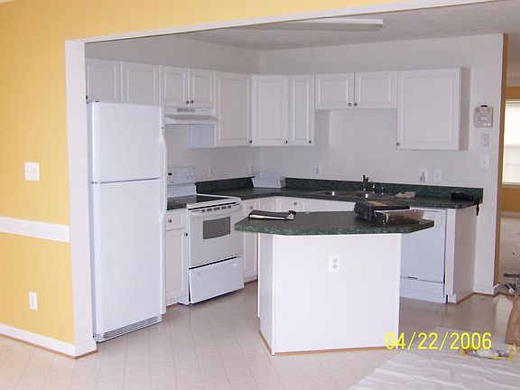 5th image of 109 Regina Ln