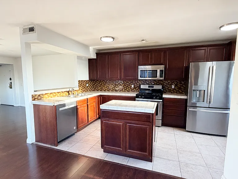 7305 Milwood Ave #5 — Photo 18