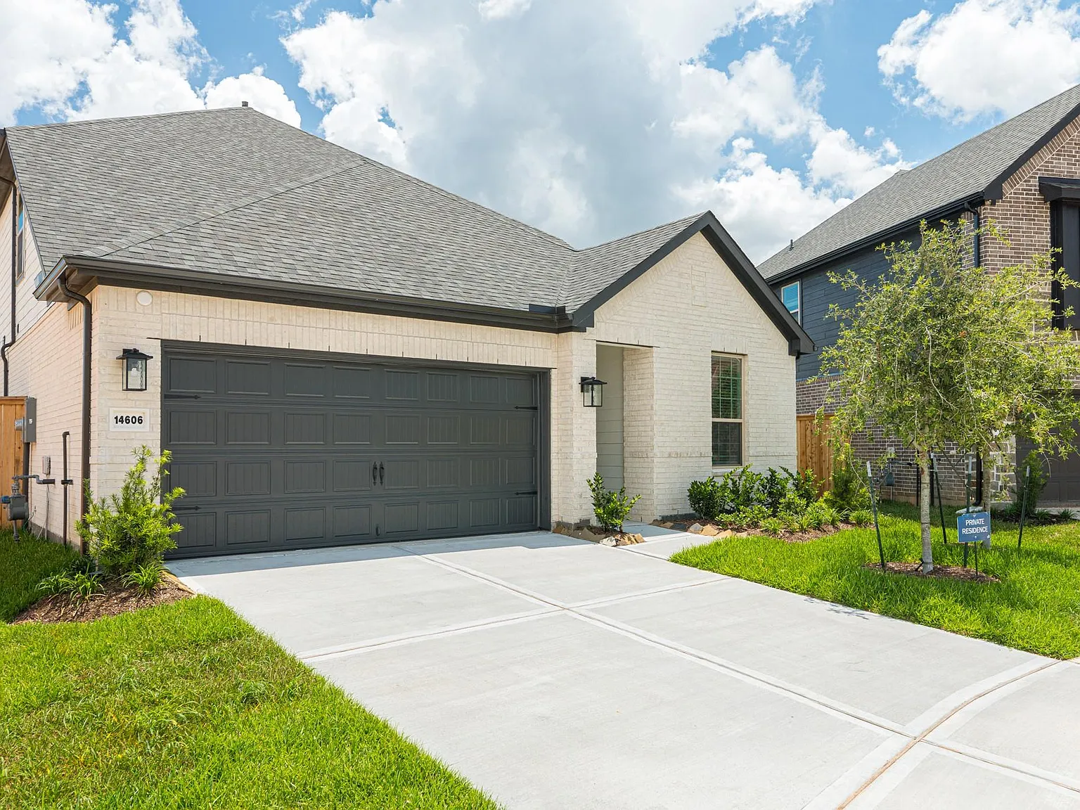 4 bed, 4.0 bath, 2947 sqft, $3,300 — Photo 1
