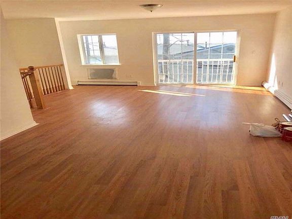 2nd image of 2213 119th St #2