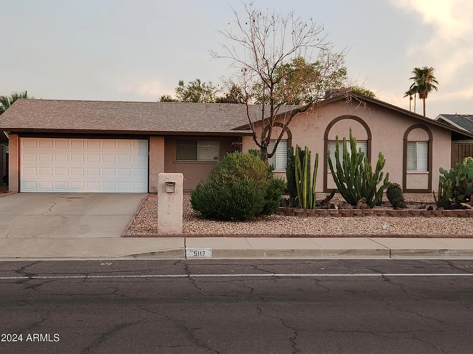 5117 W Acoma Dr