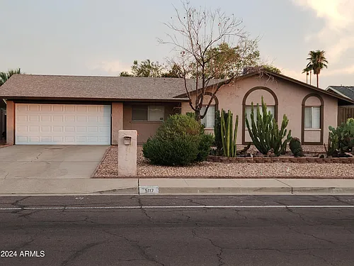 5117 W Acoma Dr Photo 1