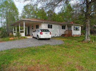 6622 Mountain Grove Rd, Hickory, NC 28602