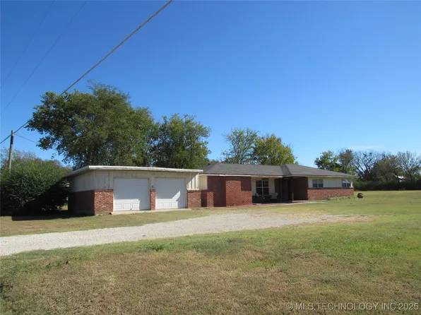 601 Elm St, Henryetta, OK 74437