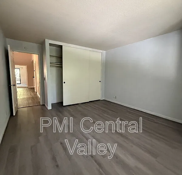 1725 Edgebrook Dr #C — Photo 9