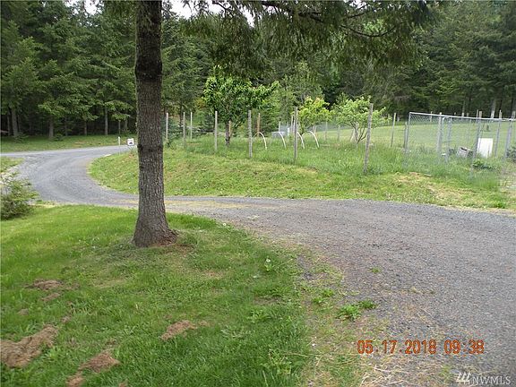 4th image of 227 227 Sholes Dr