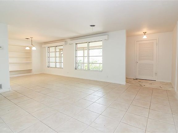 5th image of 3917 Breezemont Dr