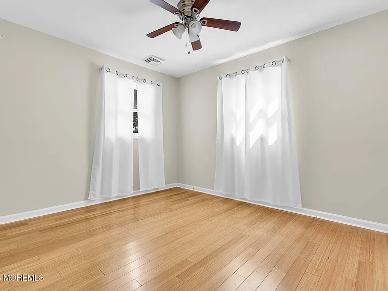 785 Garfield Ave — Photo 15