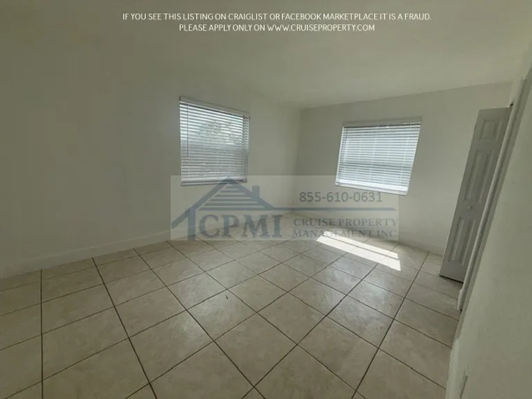 1095 W 77 St Hialeah, FL 33014 — Photo 21