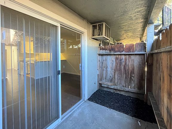 4th image of 420 E Rose St #Rs-06