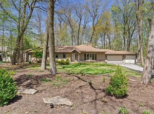 1810 Wedgewood Dr E, Elm Grove, WI 53122