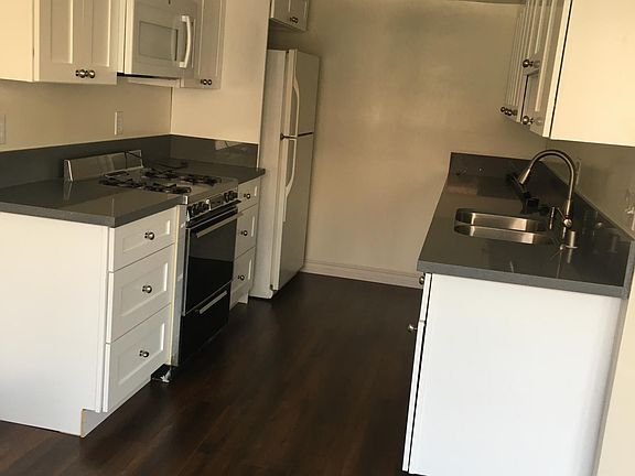 2nd image of 339 W Wilson Ave Unit 204
