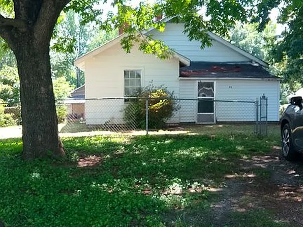 28 Circle St, Travelers Rest, SC 29690