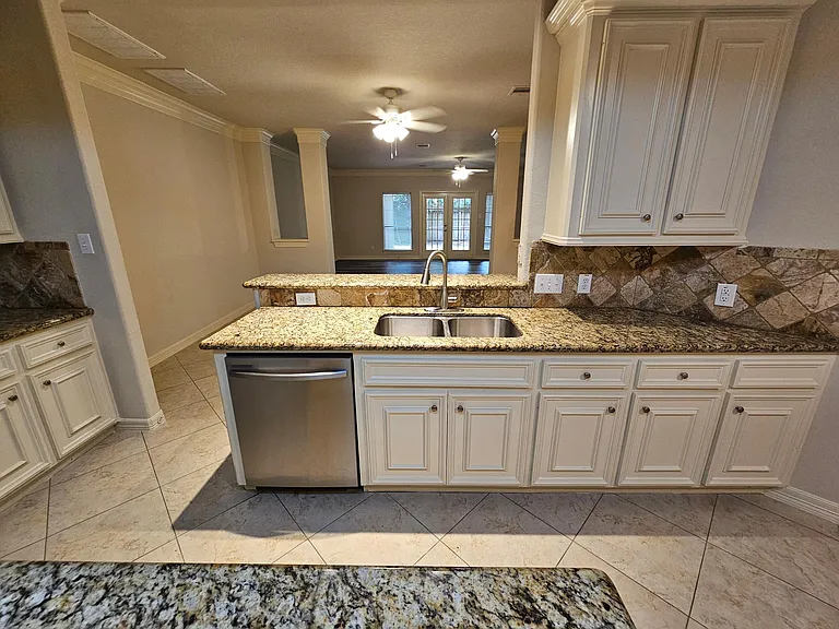 503 Birdsong Dr — Photo 12