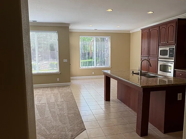1105 N Perry Ave — Photo 16