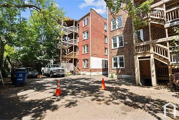 2 bed, $2,100 — Photo 2