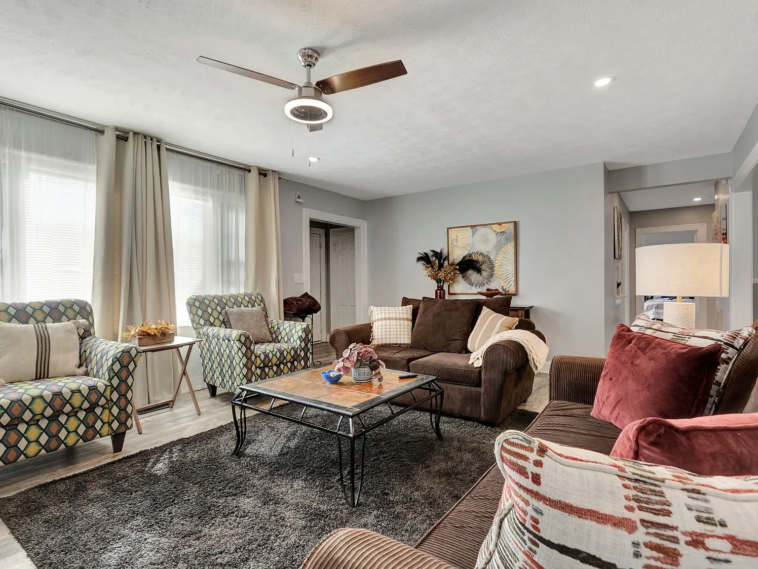 4 bed, 2063 sqft, $3,800 — Photo 4