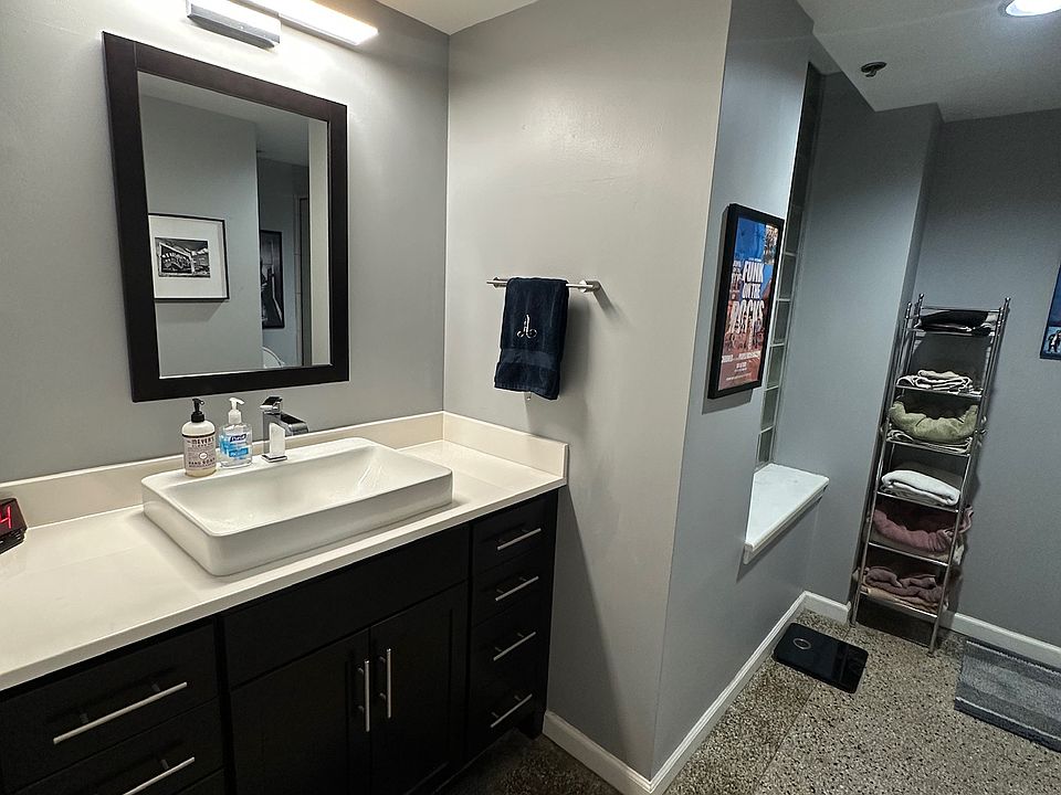 Spacious bathroom