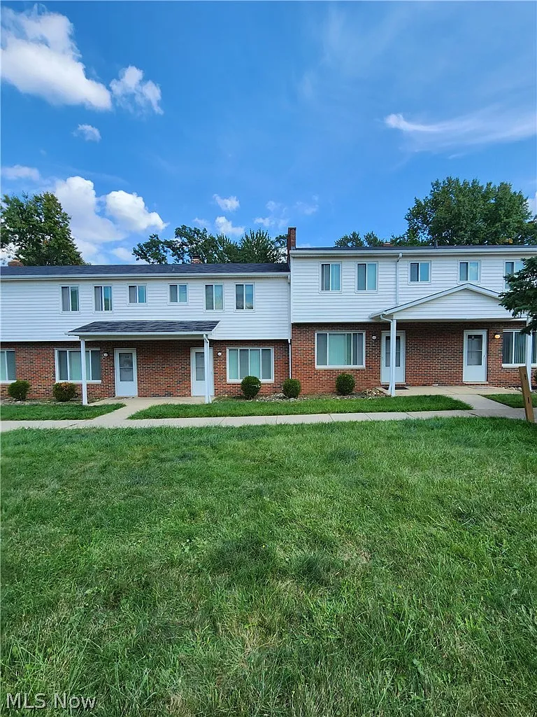 2 bed, 1.5 bath, $1,495 — Photo 1