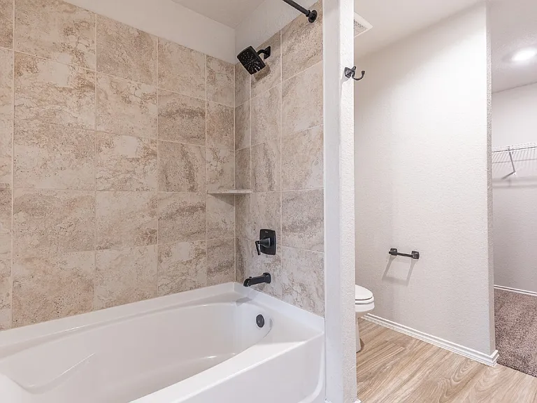 5810 Machaela Trce — Photo 22