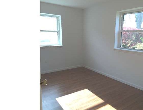 4th image of 302 W Vine St