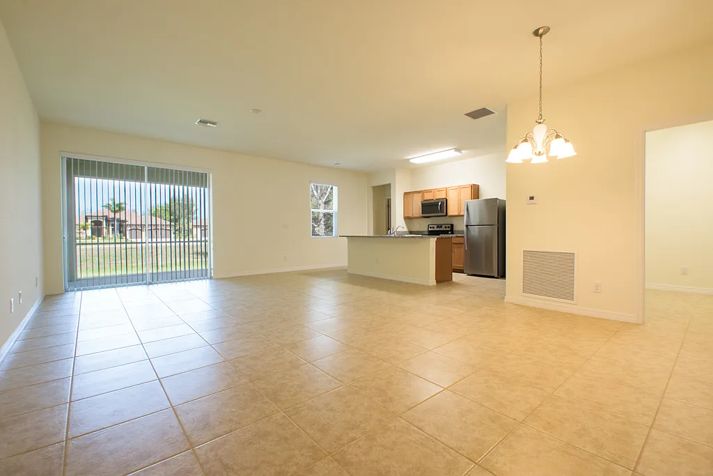 NE Cape Coral Single Family Home — Photo 3