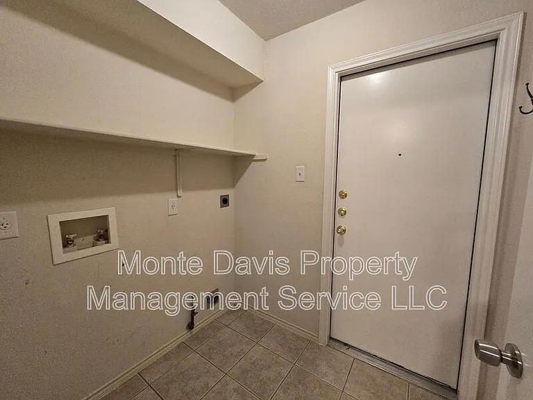 14309 Ballycastle Trl — Photo 33