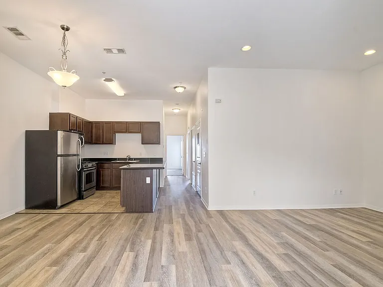 Harborview Apartments — Photo 17
