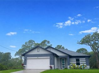 538 Oakfield Ave, Lehigh Acres, FL 33974