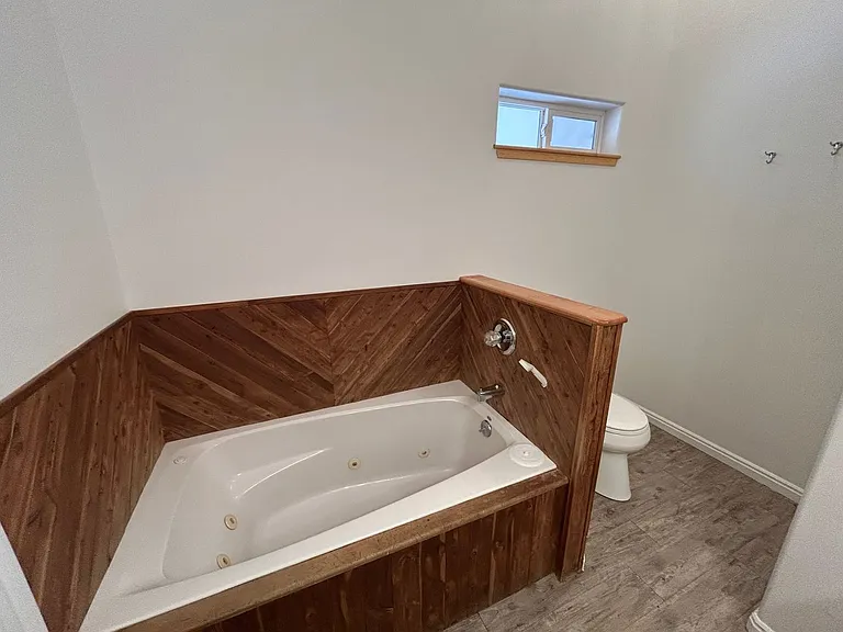 2405 S 770 W — Photo 22