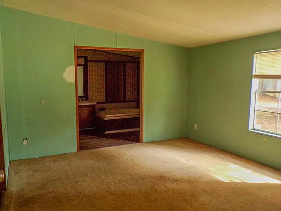 4th image of 373 NW Park Dr