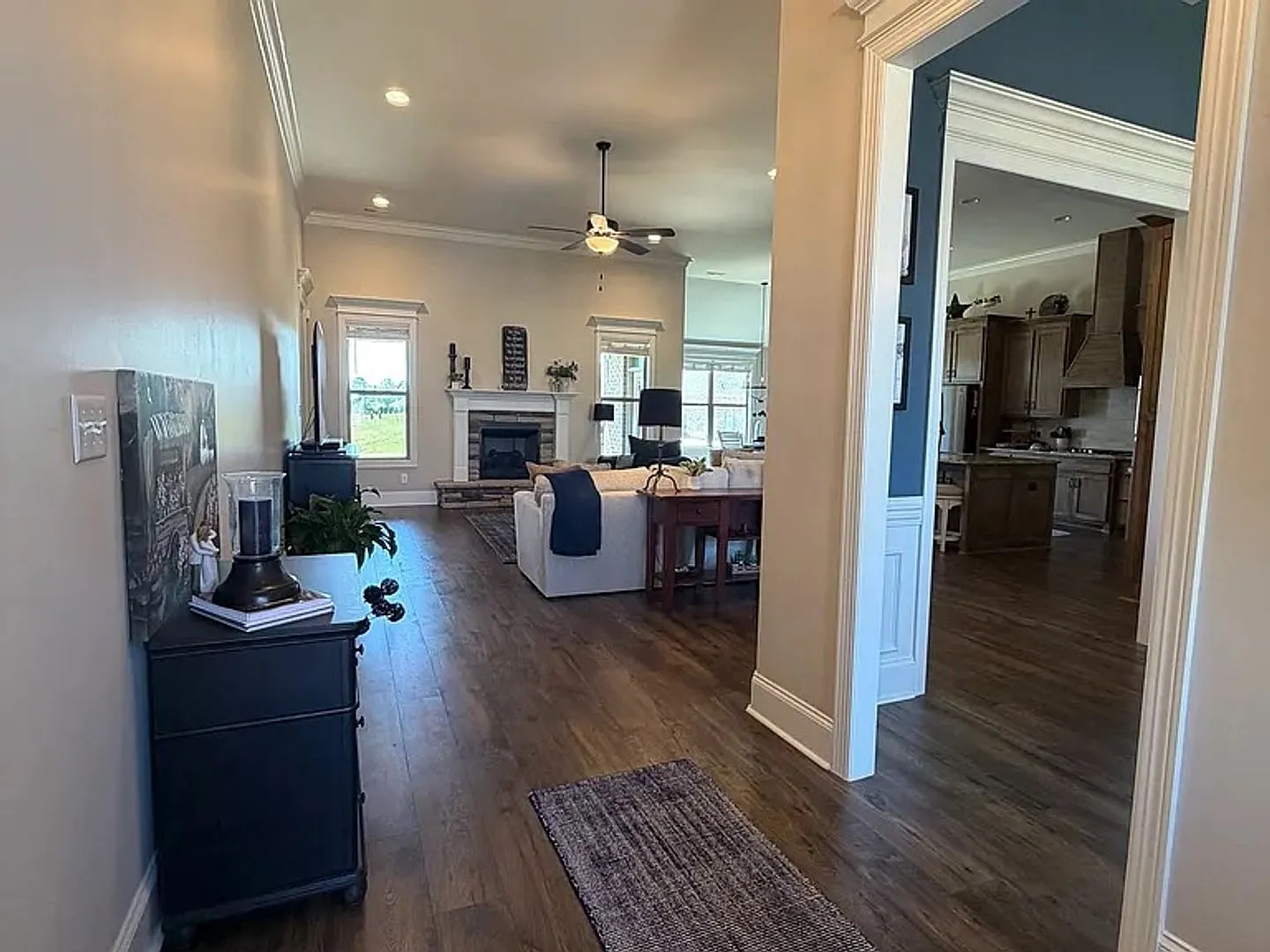 Welcome home to your dream retreat in the stunning Highland Ridge community! — Photo 4