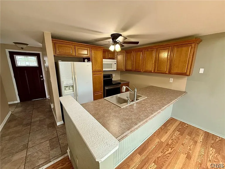5452 Borgase Ln — Photo 3