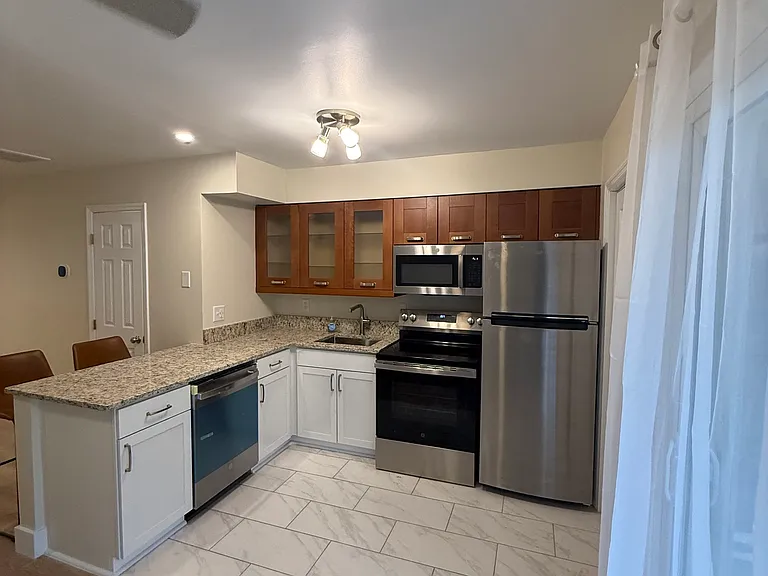 104 Friar Ln — Photo 9