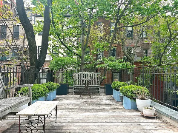 28 W 89th St, New York, NY 10024