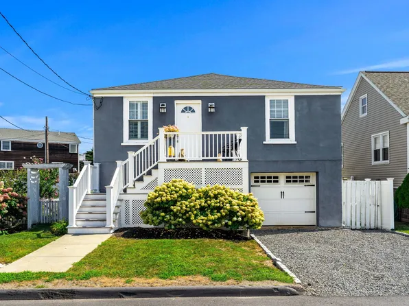 6 Fox Hill Rd, Nahant, MA 01908