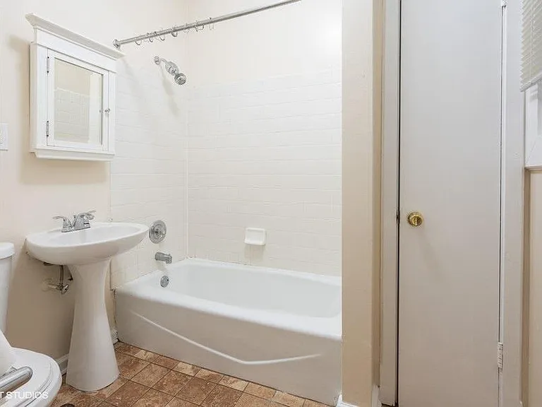 750 W Belden Ave #3 — Photo 8